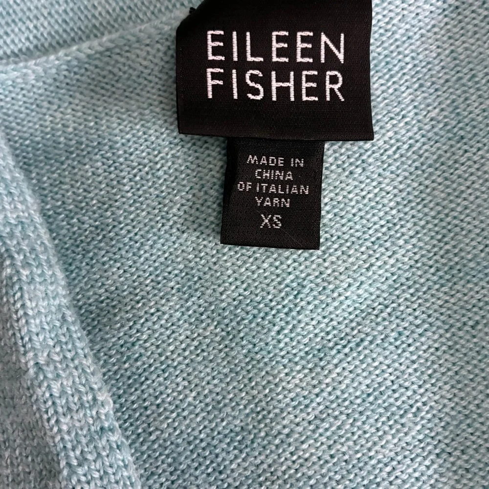 Eileen Fisher Soft Blue Knit Top made of Italian merino wool. GORGEOUS 🤩 size XS - Picture 5 of 8
